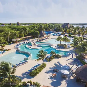 Rezort Bluebay Grand Esmeralda